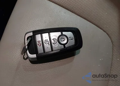 2022 Ford Edge Titanium z USA, uszkodzony, nr VIN 2FMPK4K95NBB14993